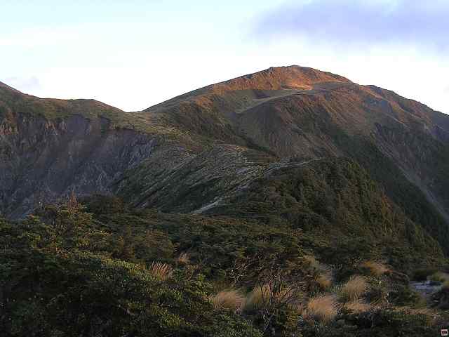 Ruahine - Sunrise Hut 019.jpg